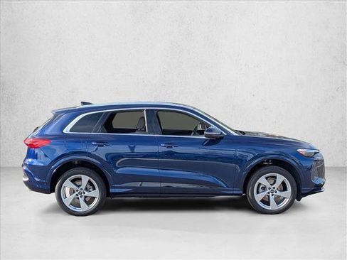 Certified 2025 Audi Q5 Premium Plus w/ Premium Plus image 4