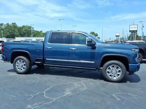 New 2026 Chevrolet Silverado 2500 High Country w/ Technology Package AWD/4WD image 2