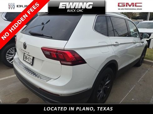 Used 2023 Volkswagen Tiguan SE w/ Panoramic Sunroof Package image 4