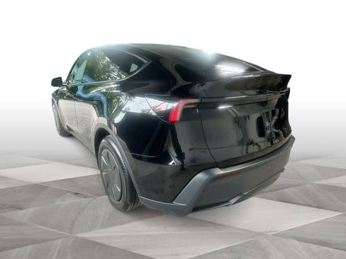 Used 2026 Tesla Model Y 2WD image 6