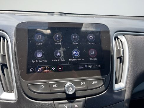 Used 2024 Chevrolet Malibu LT FWD image 9