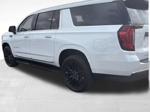 Used 2024 GMC Yukon XL SLT w/ SLT Luxury Package AWD/4WD image 10