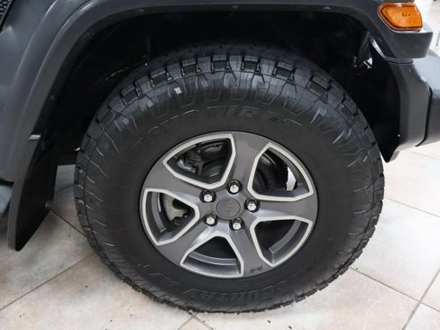 Used 2018 Jeep Wrangler Unlimited Sport S AWD/4WD image 28