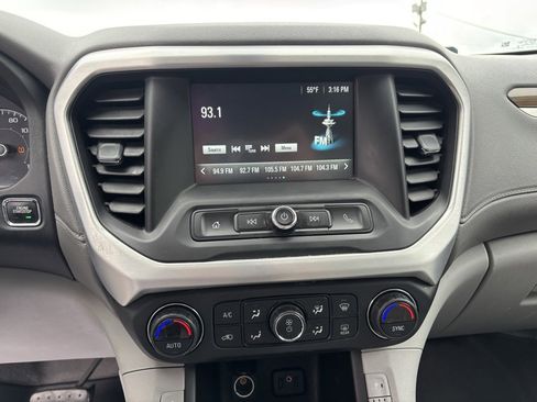 Used 2019 GMC Acadia SLE image 16