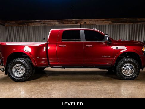 Used 2023 RAM 3500 Limited image 10