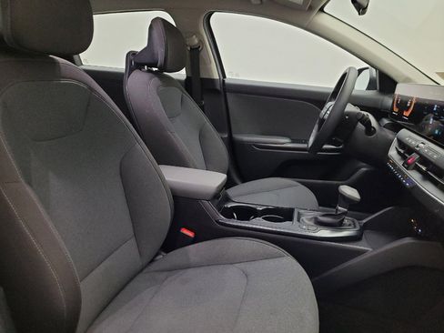 Used 2025 Kia K4 FWD image 21