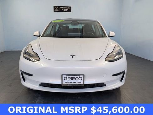 Used 2019 Tesla Model 3 Standard Range image 2