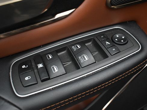 Used 2024 RAM 1500 Limited image 12