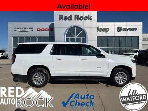 Used 2024 Chevrolet Suburban LT image 1