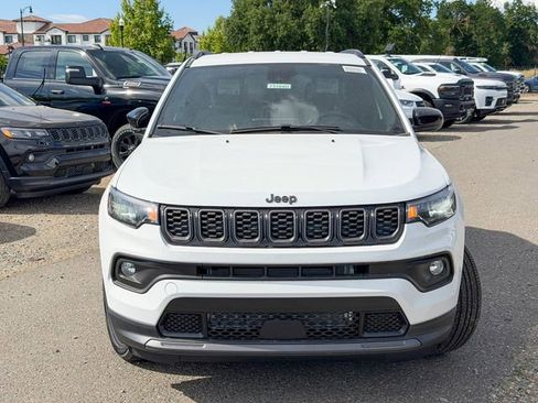 New 2026 Jeep Compass Latitude image 3