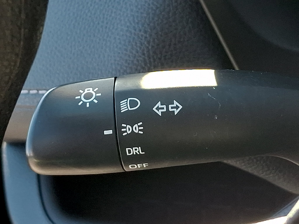 Used 2022 Toyota RAV4 LE FWD image 26