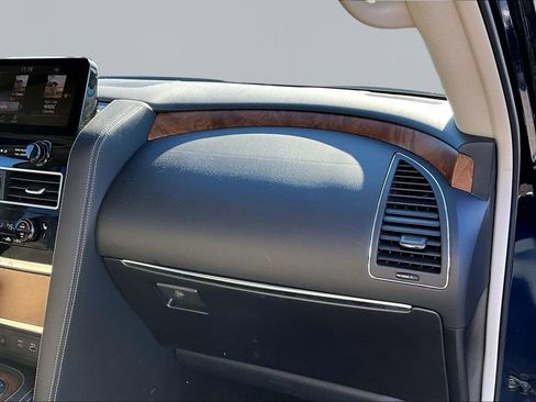 Used 2023 Nissan Armada SL w/ Captain's Chairs Package image 19