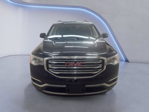 Used 2018 GMC Acadia SLT image 2