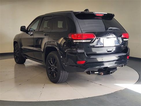 Used 2019 Jeep Grand Cherokee Altitude image 6
