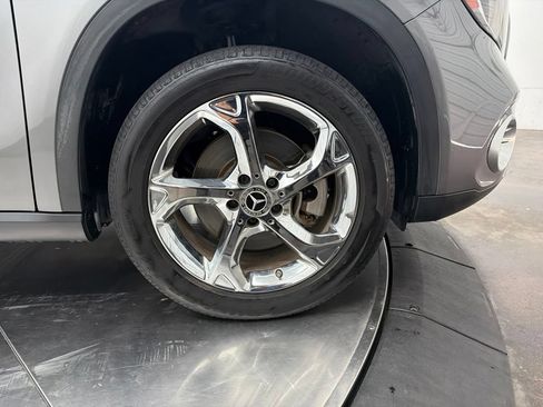 Certified 2018 Mercedes-Benz GLA 250 4MATIC image 9