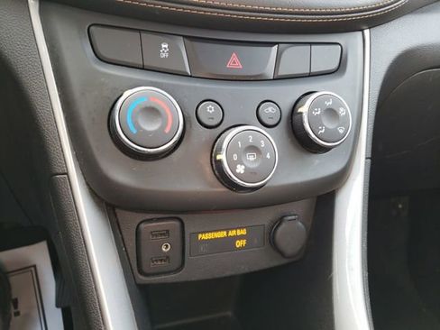 Used 2017 Chevrolet Trax LT w/ LT Convenience Package image 24