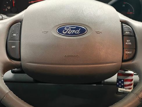 Used 2004 Ford Excursion XLT image 5