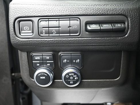 Used 2021 GMC Yukon Denali image 29