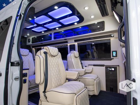Used 2023 Mercedes-Benz Sprinter 3500 image 4