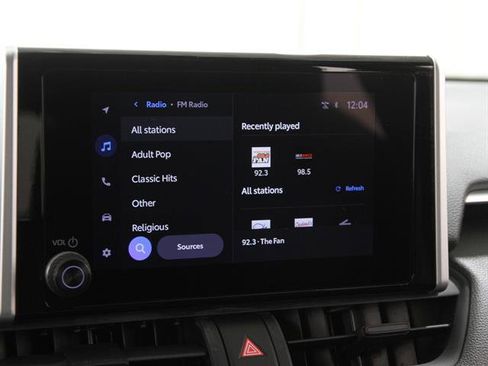 Used 2023 Toyota RAV4 SE image 11