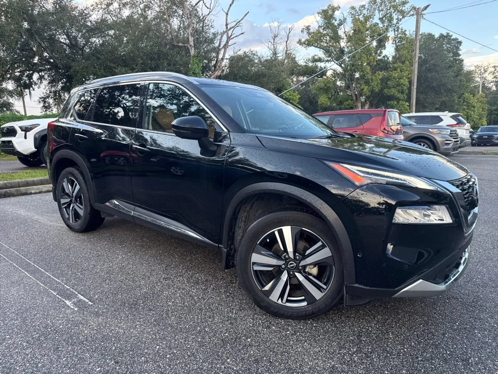 Used 2023 Nissan Rogue Platinum FWD image 8
