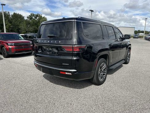 Used 2023 Jeep Wagoneer Series II image 6