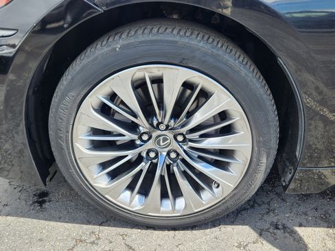 Used 2018 Lexus LS 500 AWD w/ Luxury Package image 19