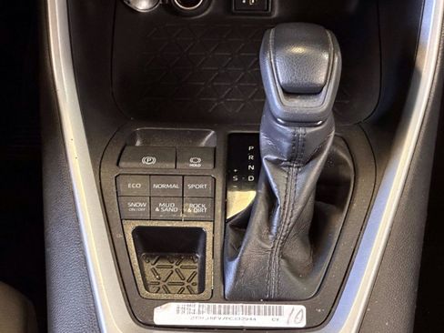 Used 2023 Toyota RAV4 LE AWD/4WD image 17