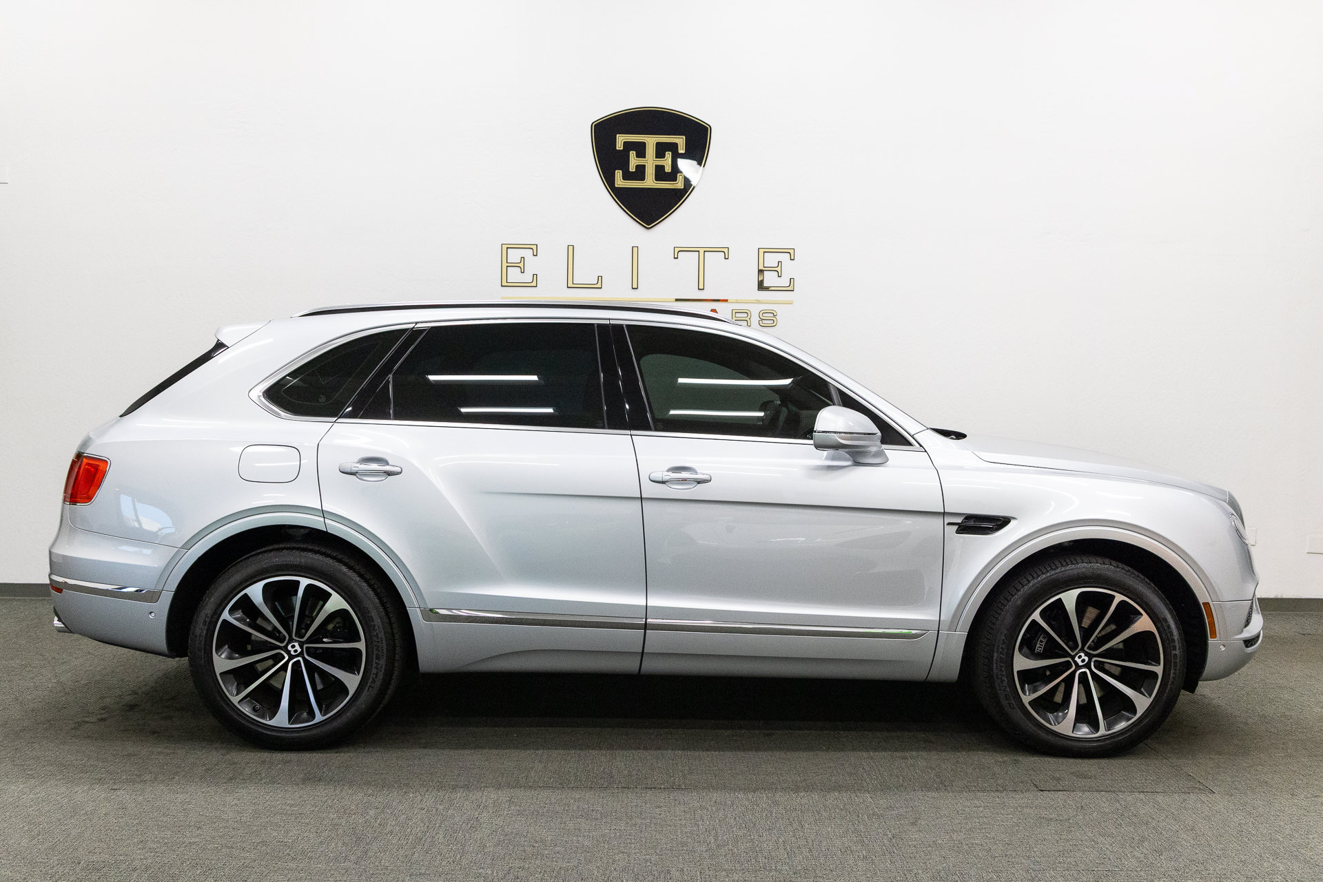 Used 2019 Bentley Bentayga AWD/4WD image 10