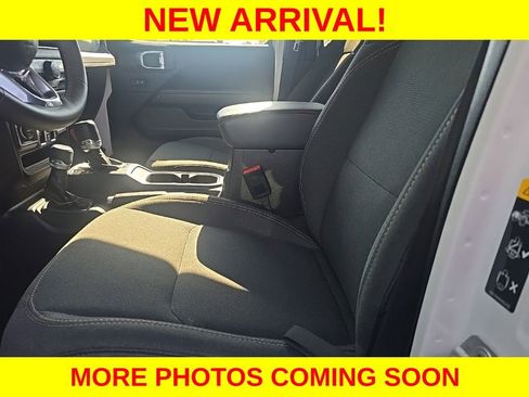 Used 2024 Jeep Wrangler Unlimited Sahara AWD/4WD image 15