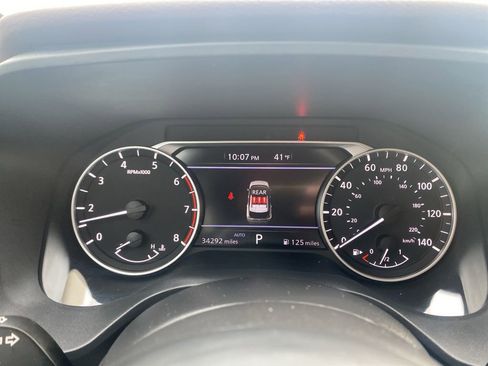 Used 2023 Nissan Rogue S image 18