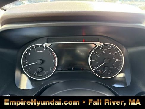 Used 2022 Nissan Rogue SV image 32