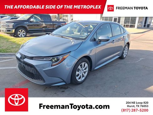 Used 2022 Toyota Corolla LE image 1