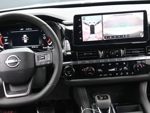 New 2026 Nissan Pathfinder SL image 15