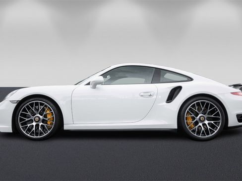 Used 2015 Porsche 911 Turbo S image 6