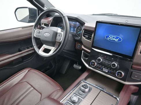 Used 2023 Ford Expedition Max Limited image 17