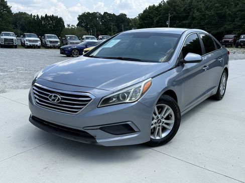 Used 2017 Hyundai Sonata SE FWD image 3