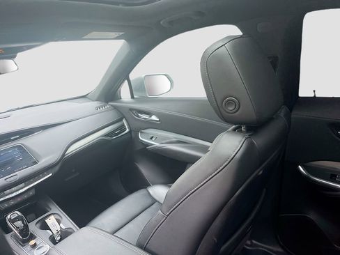 Used 2021 Cadillac XT4 Premium Luxury FWD image 23