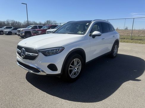 Used 2023 Mercedes-Benz GLC 300 4MATIC image 3