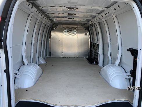 Used 2025 Chevrolet Express 2500 Extended w/ Communications Package image 9