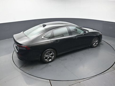 Used 2023 Honda Accord EX-L image 39