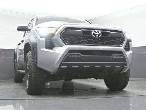 Used 2024 Toyota Tacoma 4x4 Double Cab image 30