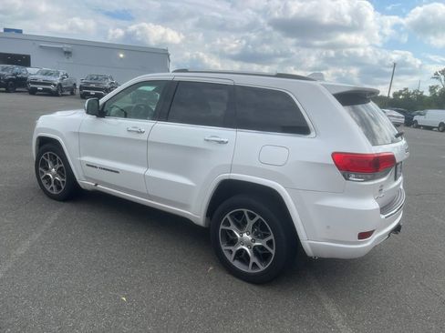 Used 2019 Jeep Grand Cherokee Overland AWD/4WD image 2