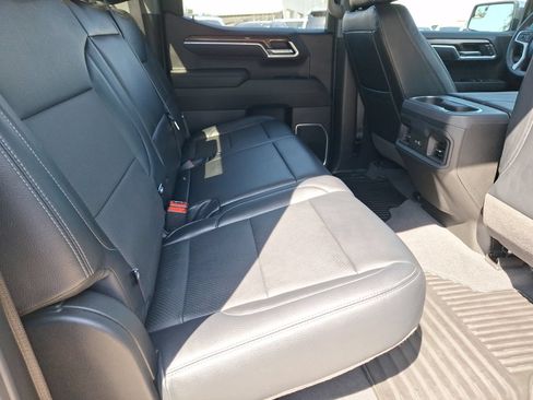 Used 2025 Chevrolet Silverado 1500 LT RWD image 31