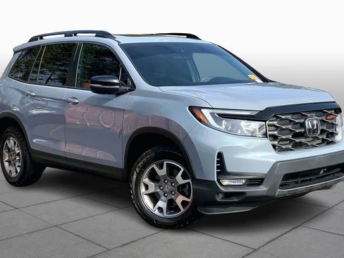 Used 2023 Honda Passport TrailSport image 2