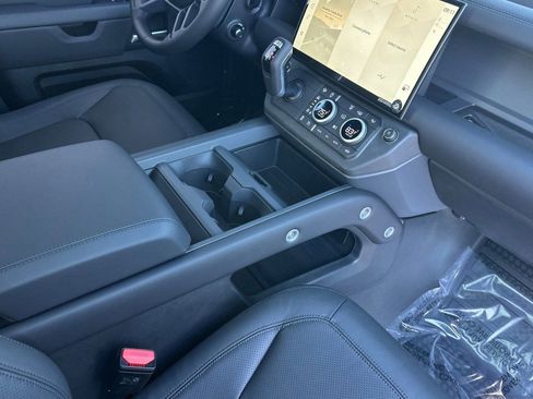 New 2026 Land Rover Defender 110 X-Dynamic SE AWD/4WD image 27