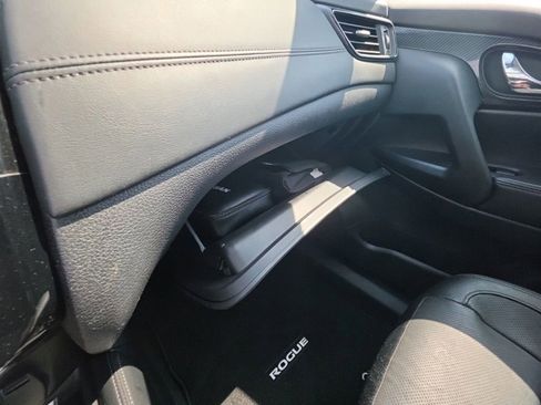Used 2020 Nissan Rogue SL w/ Premium Package AWD/4WD image 22