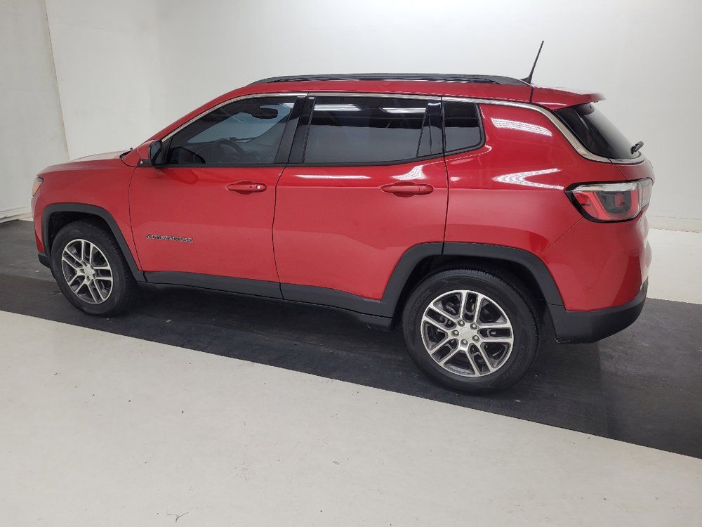 Used 2019 Jeep Compass Latitude w/ Popular Equipment Group FWD image 3
