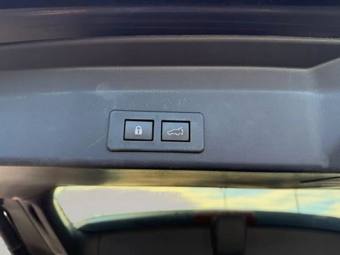 Used 2022 Subaru Ascent Touring AWD/4WD image 9