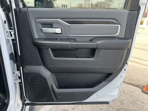Used 2021 RAM 2500 Big Horn image 44